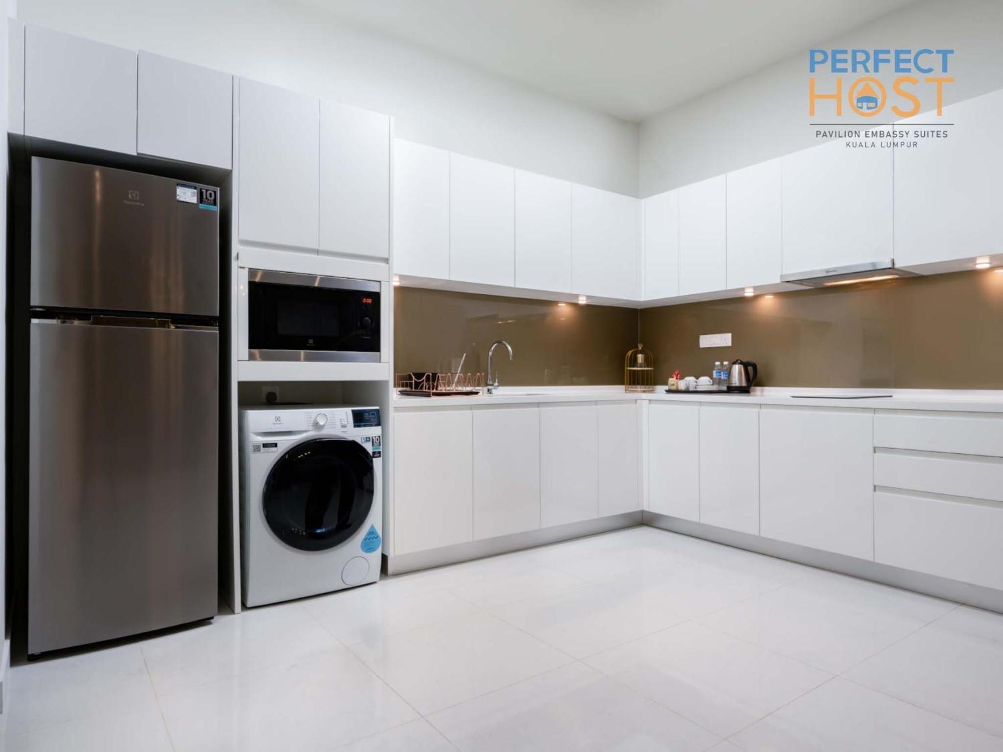 Pavilion Embassy Suites Kl By Perfect Host Kuala Lumpur Room photo